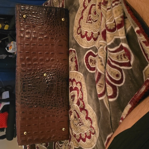 SAVANNAH HERITAGE FAUX LEATHER BRIEFCASE - Picture 3 of 4